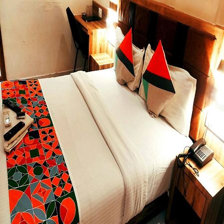 Gateway Inn Mumbai Bagian luar foto